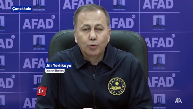 İçişleri Bakanı Yerlikaya: Çanakkale'de orman yangını sebebiyle 2 bin 220 vatandaşımızı güvenli bölgelere tahliye ettik