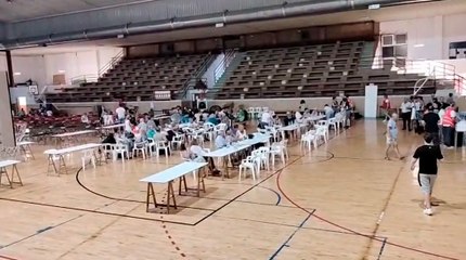 El  pabellón de La Bañeza acoge a los primeros desalojados