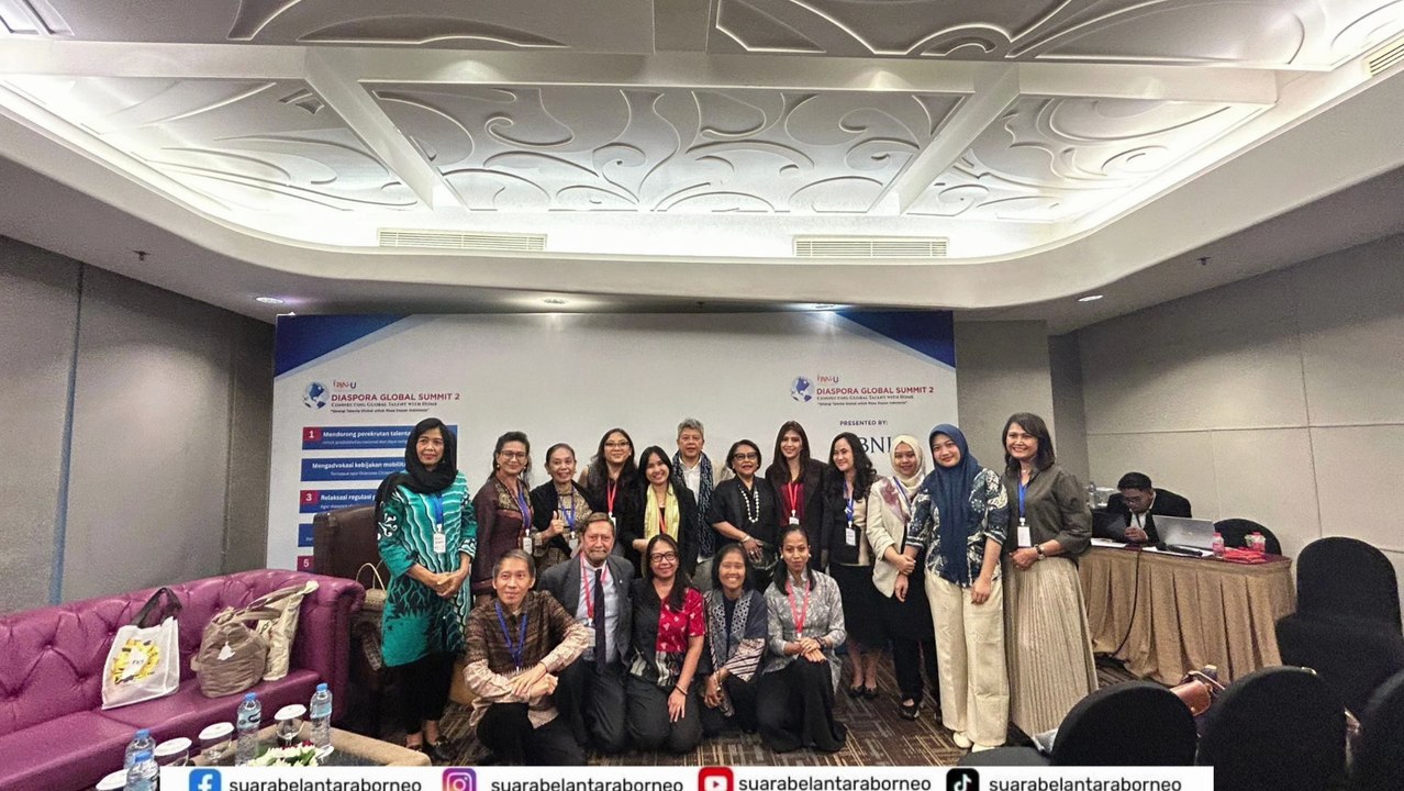 Galeri Kain Pantang Sintang Kalbar  kut Serta: Memperkuat Jembatan Budaya Diaspora Indonesia-Perancis dan Diaspora Global Summit 2 di Jakarta 2025