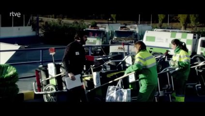 {Una palabra tuya} 2008 -  Loneliness of the characters and how each must find ways to fit in a society