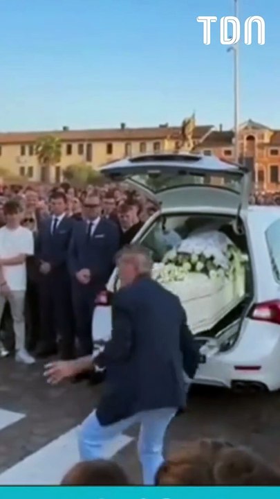 Italie : Un grand-père émeut en dansant sur la chanson préférée de son petit-fils lors de ses obsèques