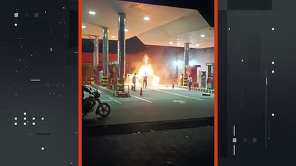 100 INCENDIO VEHICULO SURTIDOR T- 52 SEGU