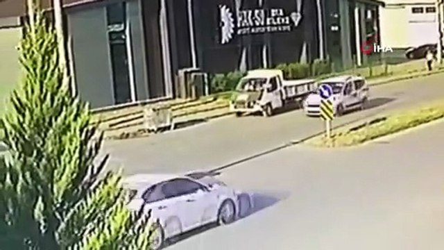 Bursa\'daki feci kaza kamerada