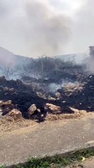 El fuego arrasa las casas en La Valdería