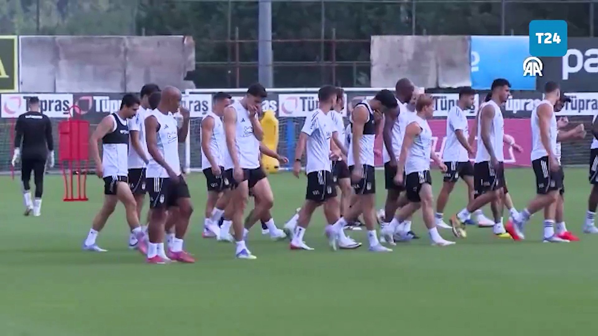 ⁣Beşiktaş, St. Patrick's maçına hazır