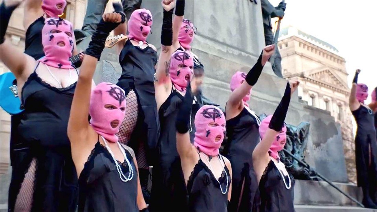 Girls & Gods Trailer OmdU