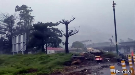 Il tifone Podul tocca terra a Taiwancon raffiche a 178 km all'ora