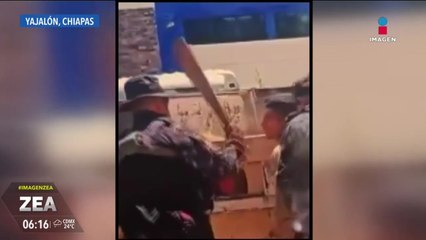 Policía de Yajalón, Chiapas, es captado golpeando a joven con una tabla