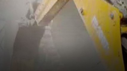 संभल में हाईवे पर बनीं 12 अवैध दुकानों पर बुलडोजर एक्शन
