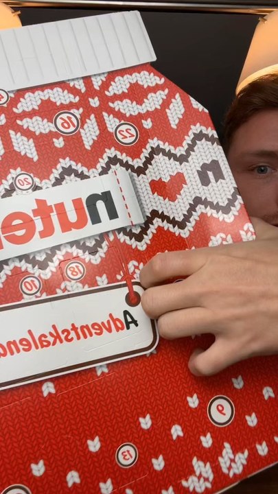 C’est bientôt Noël 🎄✨ et qui dit Noël dit… ouverture de calendriers de l’avent ! 🥳J’ai trop hâte ! 😍 Vous avez des idées pour les calendriers cette année ?Donnez-moi un nom et je le prendrai 💪✨