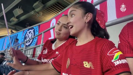 Alexis Vega y Toluca cumplen sueño de Fátima, aficionada invidente que viajó a Nueva York para convivir con los jugadores