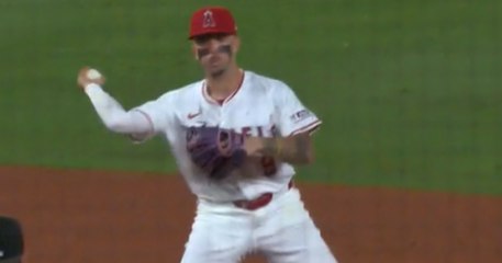 ¡Shohei Ohtani bateó para triple play!
