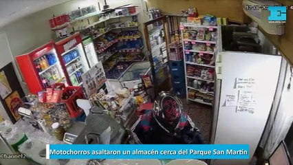Motochorros asaltaron un almacén cerca del Parque San Martín