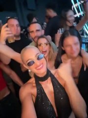 Η Ιωάννα Τούνη και η Στέλλα Πάσσαρη διασκεδάζουν στην Ίμπιζα με την παρέα τους