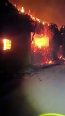 El incendio de Molezuelas arrasa el pueblo de Palacios de Jamuz, en León.