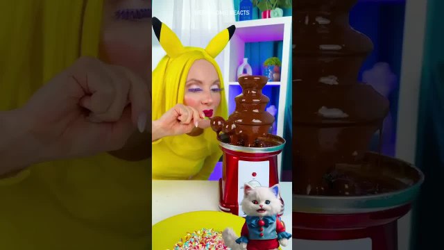 They’re Chocolate?! 😲 Eyes Never Looked So Tasty! 🍫👁️ #crazy #foodhack