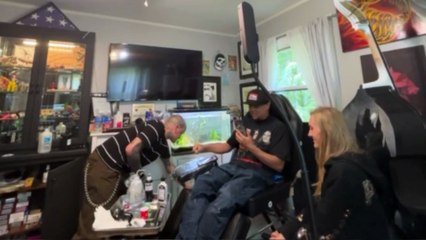 Dj Delz gets Ozzy Osbourne Bat Tattoo By Matt Flowers (Ash Cam)