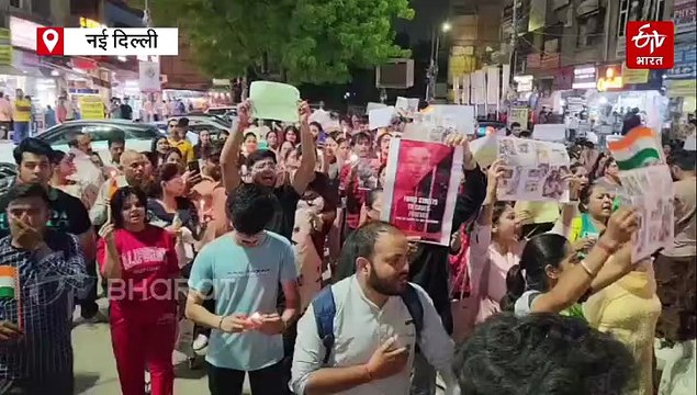 बेजुबानों की आवाज़ : सुप्रीम कोर्ट के फैसले के खिलाफ सड़कों पर उतरे डॉग लवर्स, बोली- ये बड़ी बात