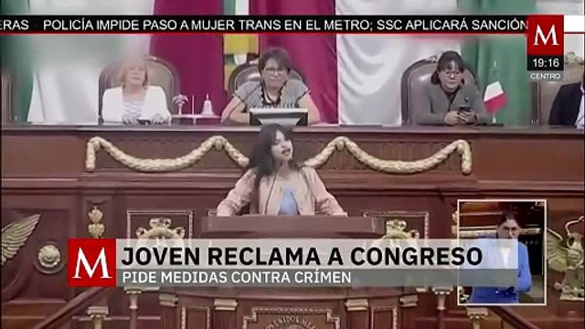 En la CdMx, una joven regaña a los legisladores de los partidos políticos por su inacción