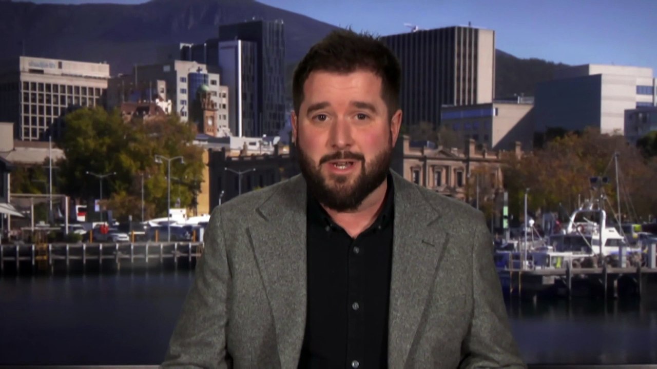 Federal government confirms continuation of salmon farming in Tasmania despite endangered fish concerns