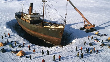 Un navire laissé dans la glace réapparaît 50 ans plus tard