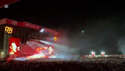 Fedez canta al Red Valley: dalla strofa su Belen a quella sulla politica italiana