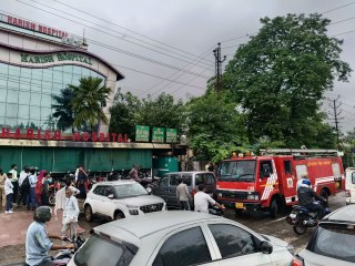 हरीश अस्पताल में एसी यूनिट में लगी आग पर काबू पाया मौके पर दो दमकल पहुंची