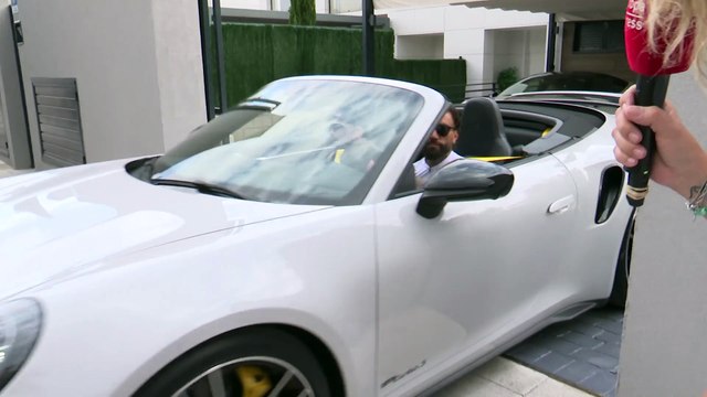 Juan Faro reaparece en plena polémica y, muy esquivo, reacciona a las preguntas sobre una posible relación abierta entre Sofía Suescun y Kiko Jiménez