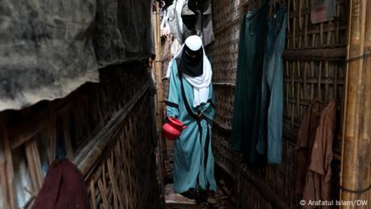 Rohingya women in Bangladeshi camps lack toilets