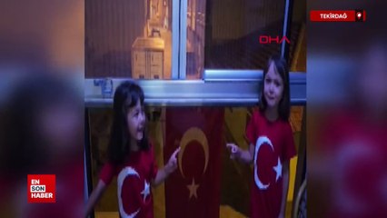 Tekirdağ'da konteynerden çıkardıkları bayrağı temizleyip evlerine astılar