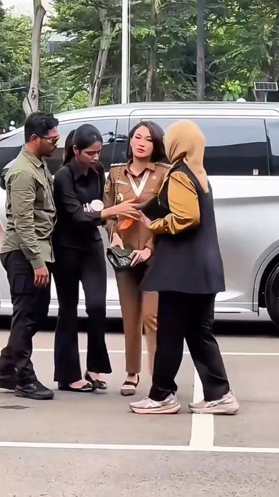 hadehhh ibu