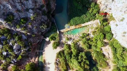 Pisliği gören turist geri kaçıyor: Sosyal medyada tertemiz gösterilen yer çöplüğe dönmüş