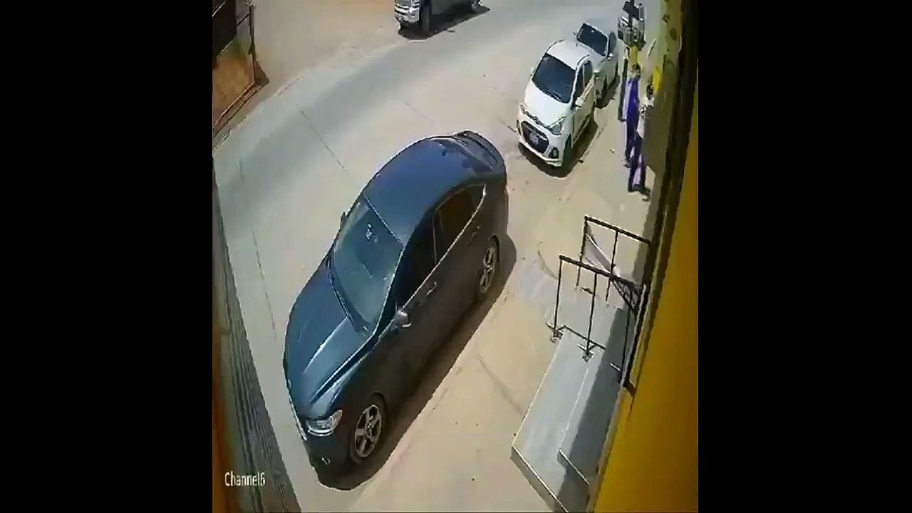 Quand tu tombes du 2eme étage... oups meme pas mal