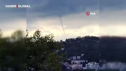 Denizdeki hortumu merakla kaydeden vatandaşlar sosyal medyada gündem oldu