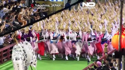 Awa Odori-Festival in Japan mit nächtlichen So-Odori-Aufführungen