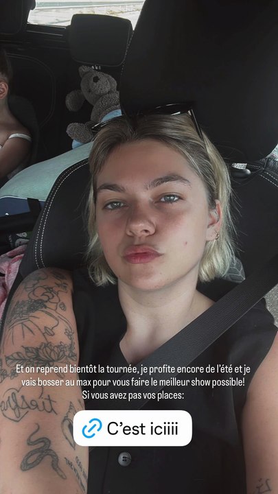 Louane en vacances, elle va bientôt reprendre sa tournée "Solo Tour". Story publiée sur Instagram le 14 août 2025.