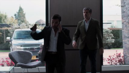 Carmela se emociona ao flagrar Júlia com Fernando