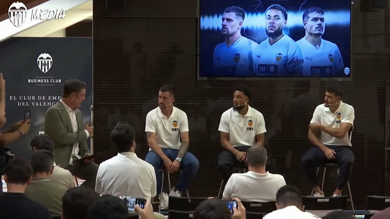 La presentación de los tres nuevos fichajes del Valencia