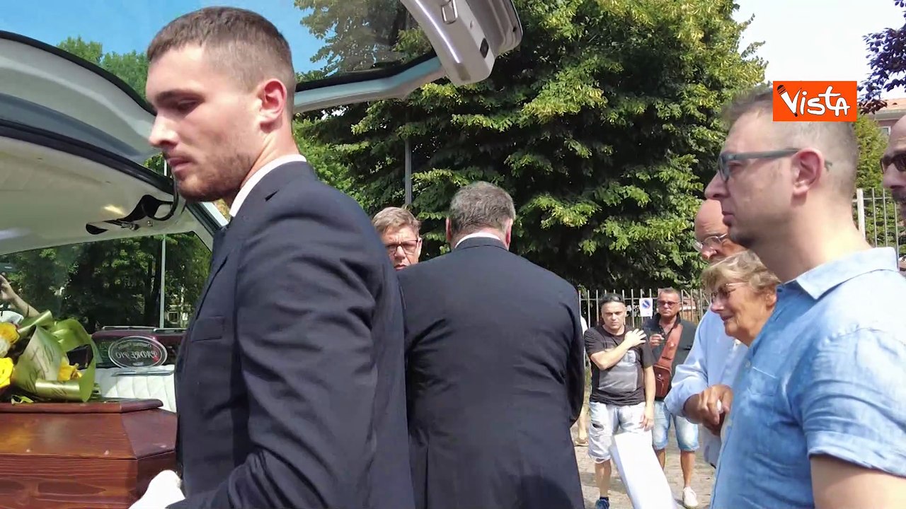 L'ultimo saluto a Cecilia De Astis uccisa da dei minorenni a Milano a bordo di macchina rubata