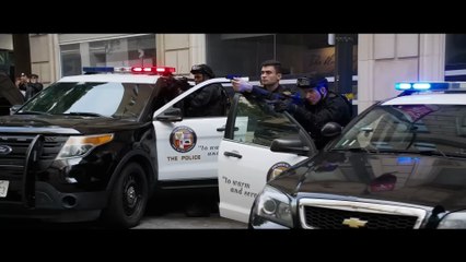 Corra Que A Polícia Vem Aí! | Trailer Oficial | DUB | Paramount Pictures Brasil [Z5h13hNL-LU]