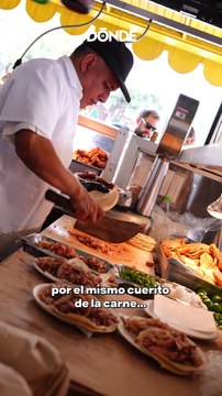 Tacos de carnitas con tortilla de cuerito en CDMX