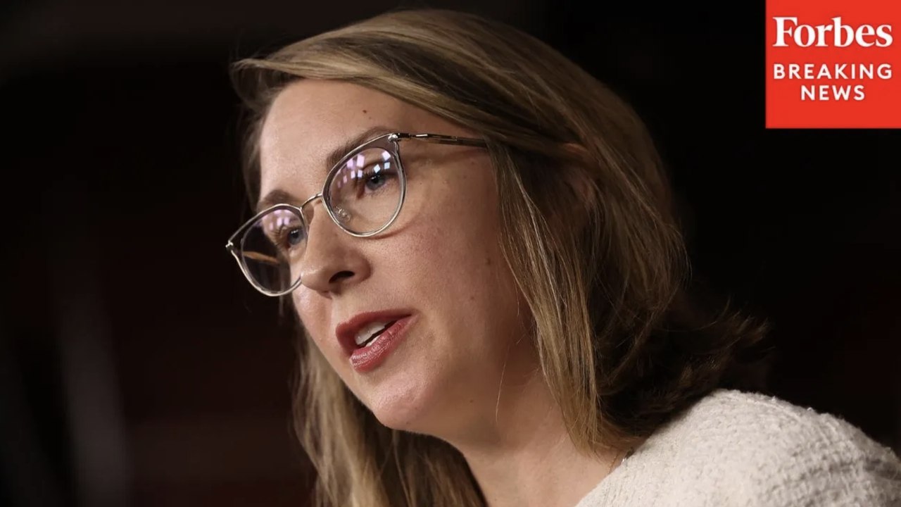 'This Disparity Is Unacceptable': Hillary Scholten Shreds Funding Gap For Rural Small Business Loans