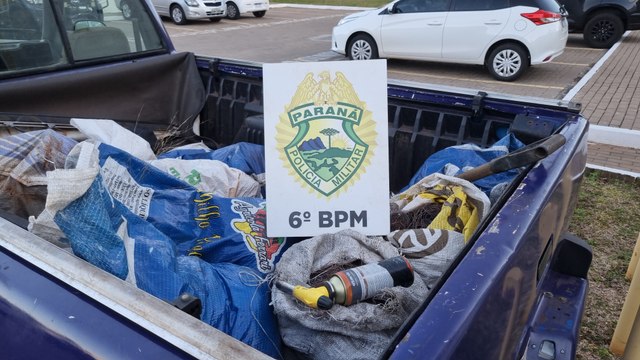 Homem é pego em flagrante pela PM queimando 200 quilos de fios de cobre em Cascavel