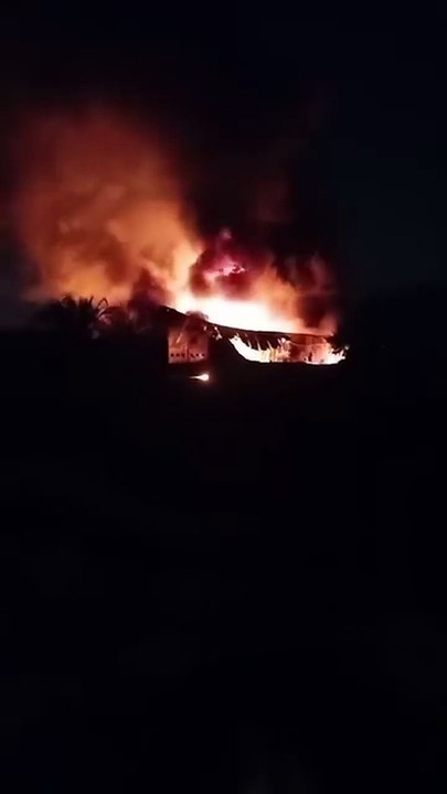 حريق هائل في مصنع كيماويات في بلبيس بالشرقية