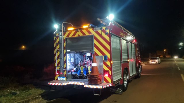 Corpo de Bombeiros controla incêndio ambiental no Veredas em Cascavel