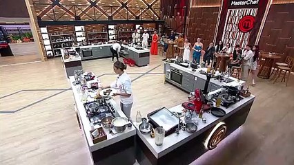 El apoyo de las celebridades desde el balcón para  La Clau y Desirée