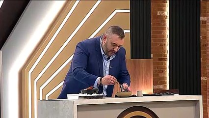 “Peras al vino”, el postre que relató el sueño materno de La Clau