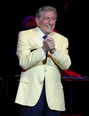 Tony Bennett fue uno de los más grandes crooners estadounidenses aclamado por muchos como el mejor.🌕🎶🎶