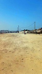 عساس معارت شنو بيه جا تهجم علينا بالكلب على أساس نلصقو طموبيل مع طموبيل لي حدانا قلت لا..