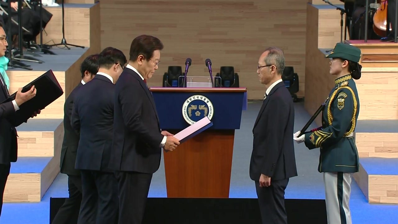 이 대통령 "독립투쟁 역사 제대로 기억...유공자 유족 보상 확대" / YTN